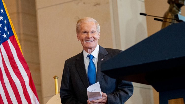 Шефът на NASA дойде в България