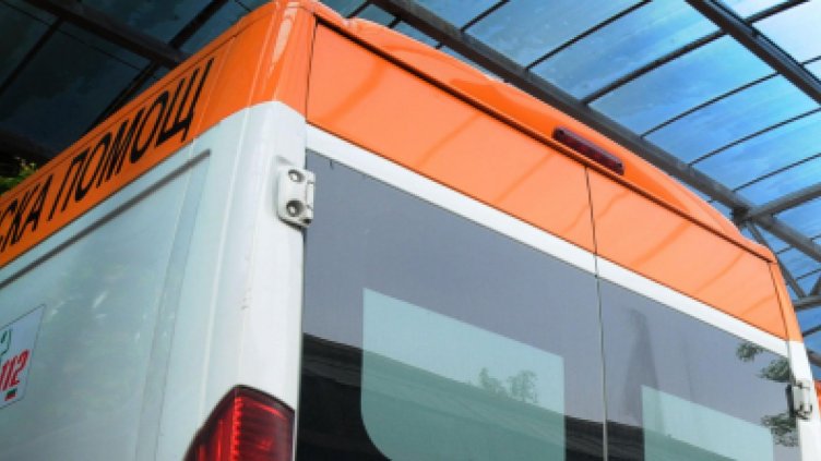 Ученичка в безсъзнание след удар с топка в час по физическо