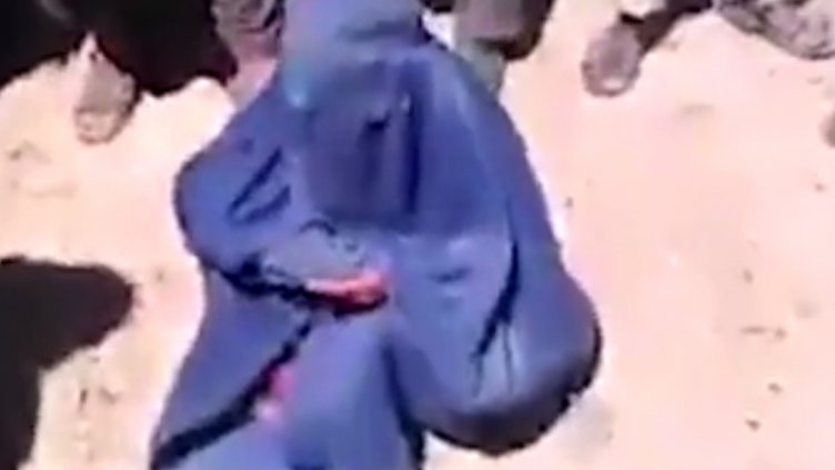 Обезглавиха жена в Афганистан, излязла сама на пазар