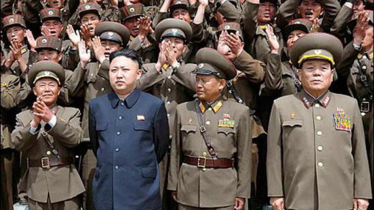 Северна Корея взриви офиса за връзка с Южна Корея