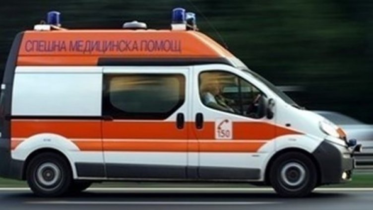 Кола блъсна пиян пешеходец