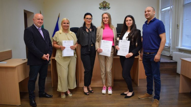 13 стажант-юристи ще преминат стаж в Окръжен съд-Варна