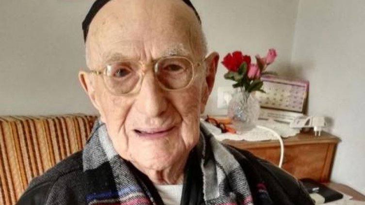 Умря най-възрастният мъж в света