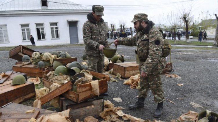 Мир ли? Армения стреля 110 пъти за денонощие, оплака се Баку