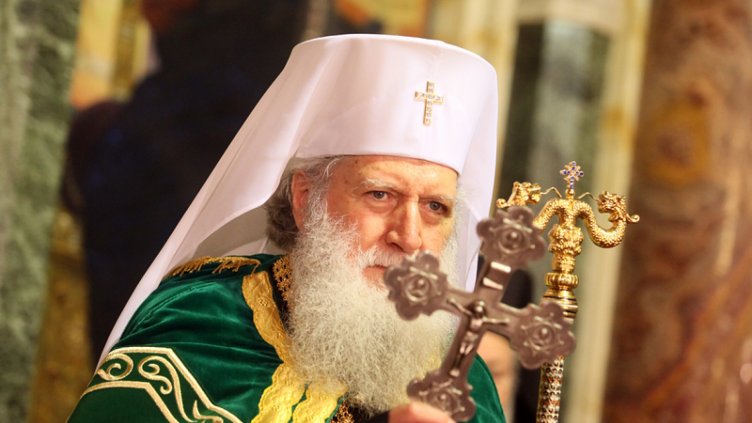  Патриарх Неофит освети бойните знамена за празника