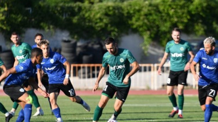 Черно море с класика над "Нефтата" във Варна