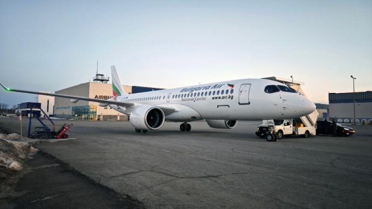 България Еър посрещна седмия си модерен нов самолет Airbus A220-300