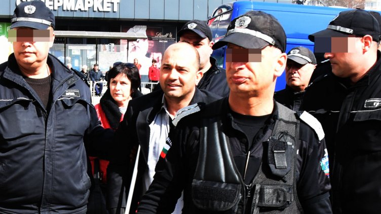 Задържаха под стража бащата, обвинен в насилие над дъщеря си