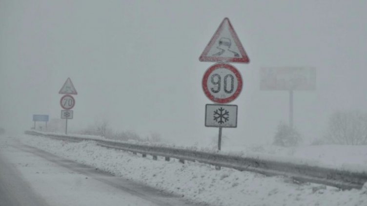 Тежка катастрофа с пътнически бус на пътя София - Варна