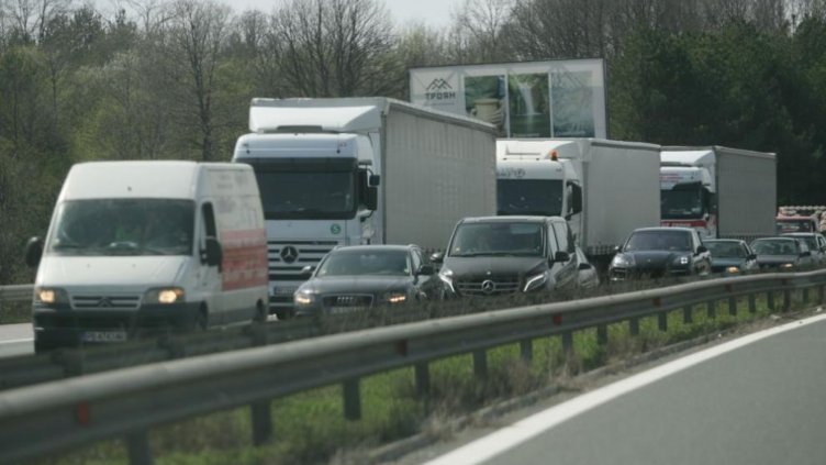 АПИ: Затруднено ще е движението по пътя Калотина-Сливница