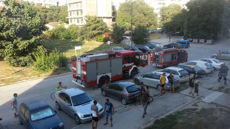 Гори апартамент на ул. „Капитан Райчо“ във Варна