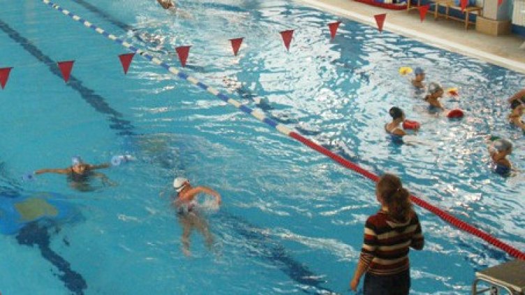 Затварят басейн "Делфин" във Варна за седмица