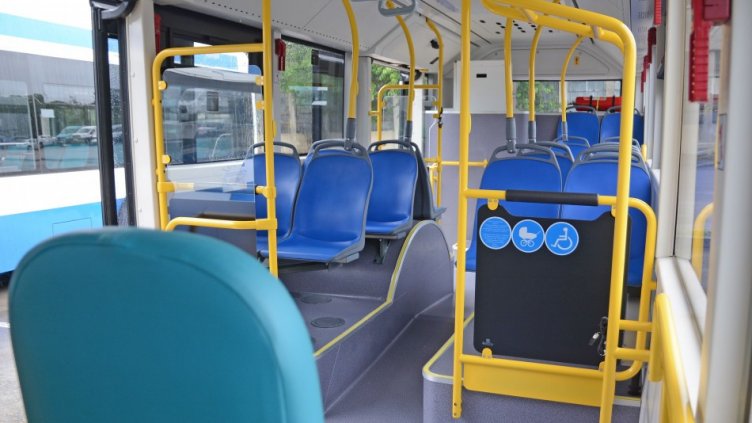 „Пробация“ и обществено порицание за ученик, стрелял с въздушен пистолет по градски автобуси във Варна