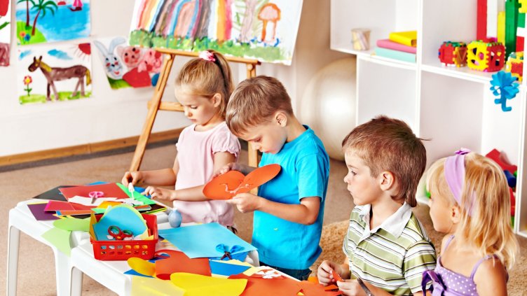 Рисуване, занаяти и конструиране онлайн подготви ОДК Варна