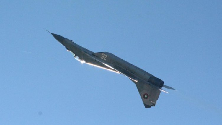 Новият ни изтребител – може и втора употреба