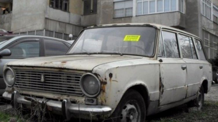 1500 трошки задръстват паркинги и междублокови пространства във Варна