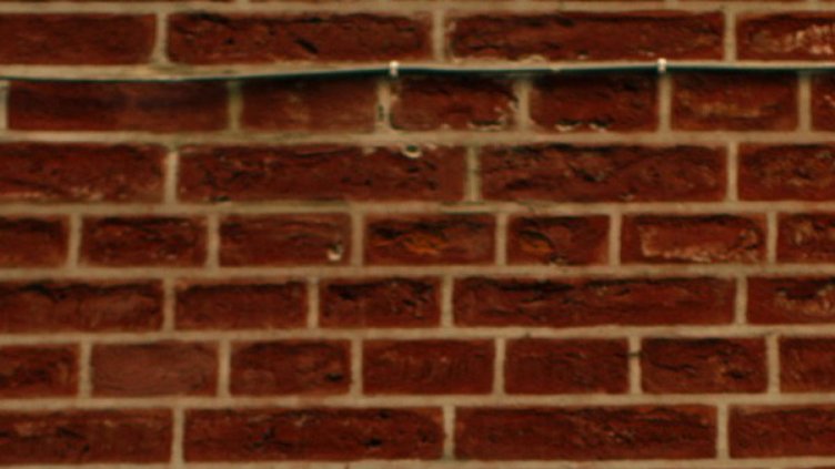 20-годишен бере душа, съсед го ударил с тухла