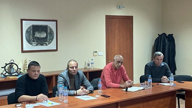 Транспортният министър: Собственикът на "Vera Su" не предприема действия за спасяване на кораба