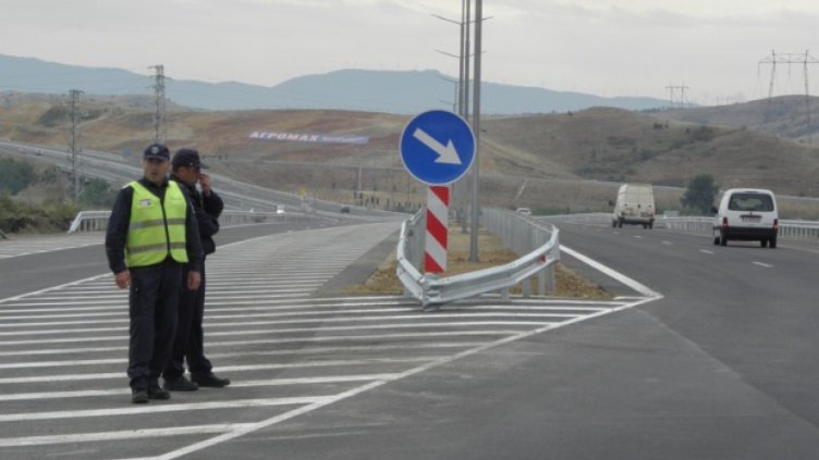 Автобус се обърна край Слънчев бряг