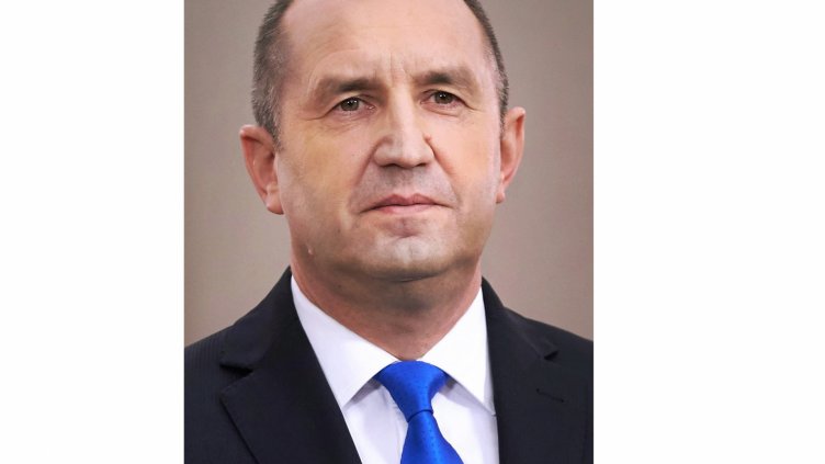 Президентът Радев подредил служебен кабинет