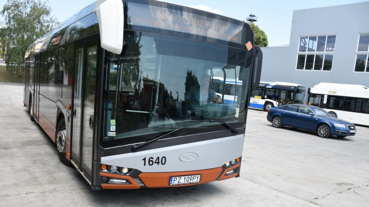 Представиха нов хибриден автобус във Варна (СНИМКИ)