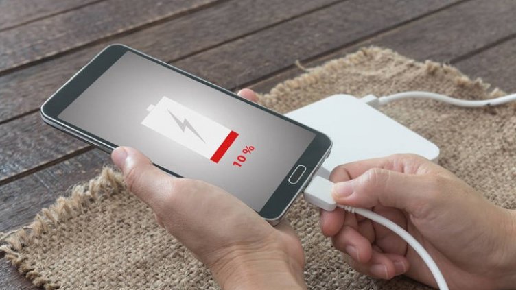 Заведения искат пари за зареждане на телефон