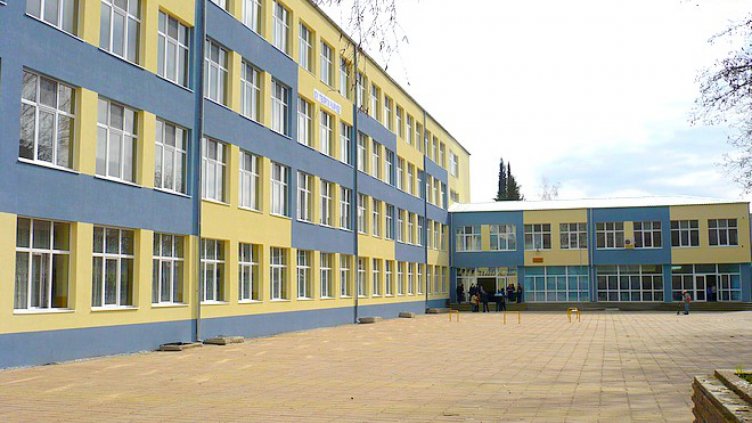 Защо се стигна до това дете да почине след сбиване в училище?