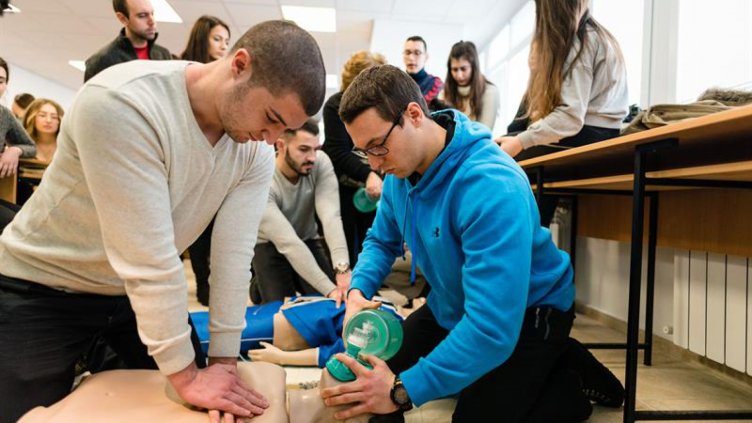 Форумът се явява като част от задължителното обучение на стажант-лекари. Снимка ПЕТКО МОМЧИЛОВ, МУ - Варна