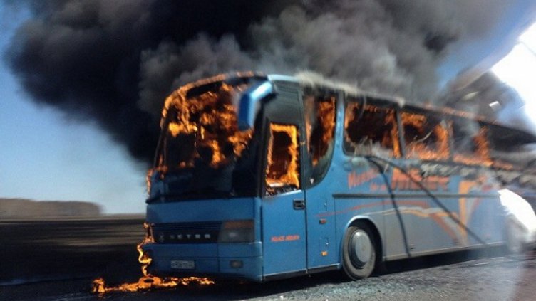 Автобус с 31 деца се запали на магистрала „Тракия”