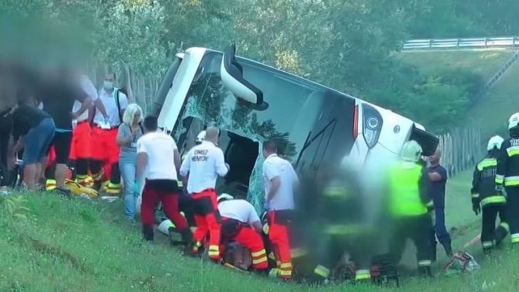 Автобус с бежанци от Украйна за България катастрофира