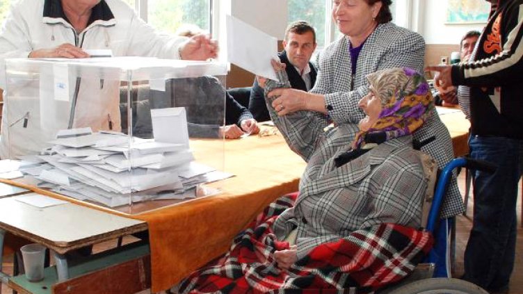 Заявете транспорт за избиратели с увреждания