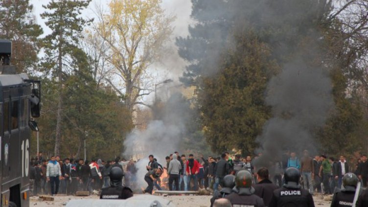 Афганистанецът, запалил знамето ни – неграмотен  