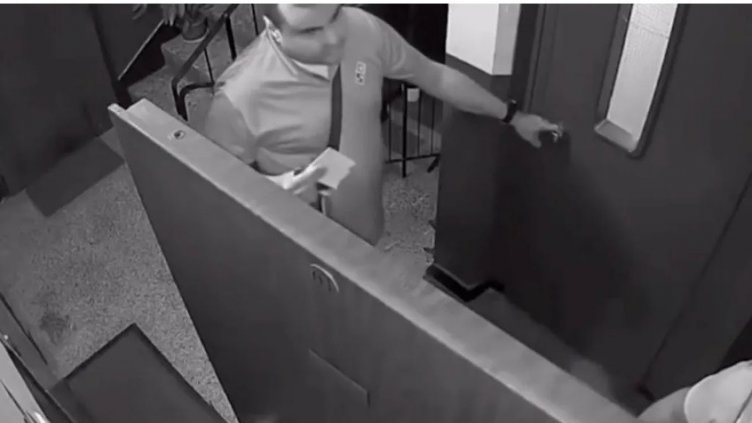 Поведение на доставчик взрив мрежата! Клиентът плаща с карта и не му дава бакшиш