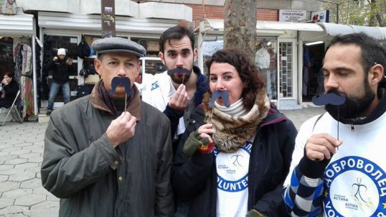  В Бургас мустакати доброволци обикалят в кампания срешу рака на простата