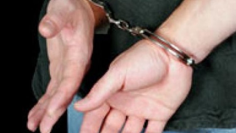 Задържаха надзирател от варненския затвор да търгува с хероин