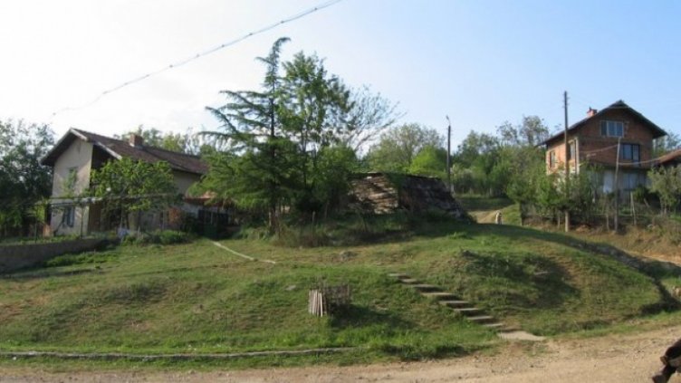 Закриха още едно село