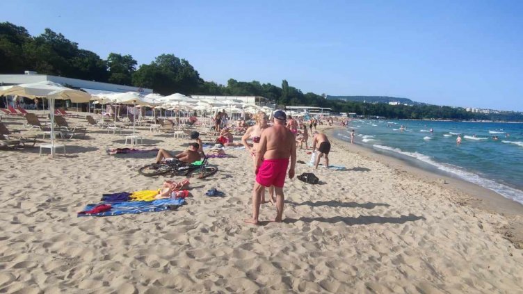 Радваме се на слънчеви почивни дни