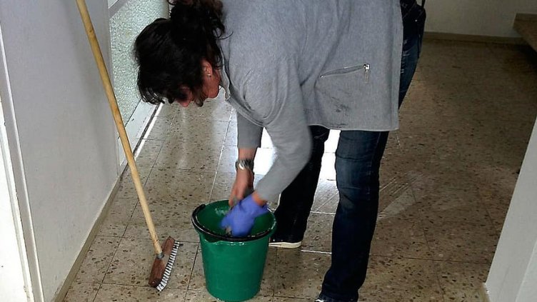 И таз' добра? Учени с прозрение: Чистенето по-вредно от пушенето!