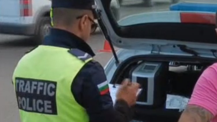 Закопчаха двама водачи край Варна, надрусани с амфети и кока