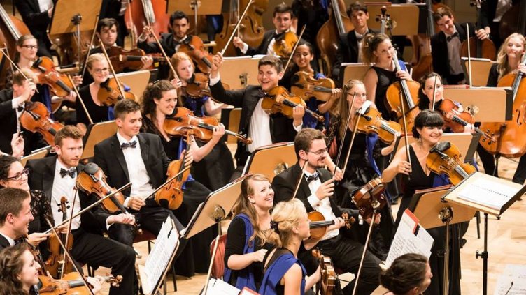 ЕС спира субсидирането на Младежкия си оркестър