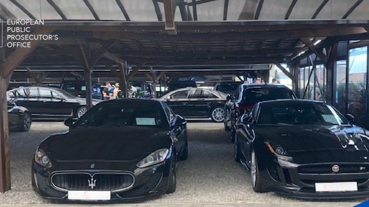 Разбиха банда, търгувала с луксозни автомобили