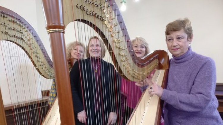 Варненската опера се сдоби с две нови арфи