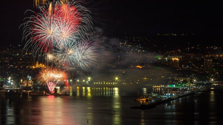 Подготвят цветна заря от морето за празника на Варна