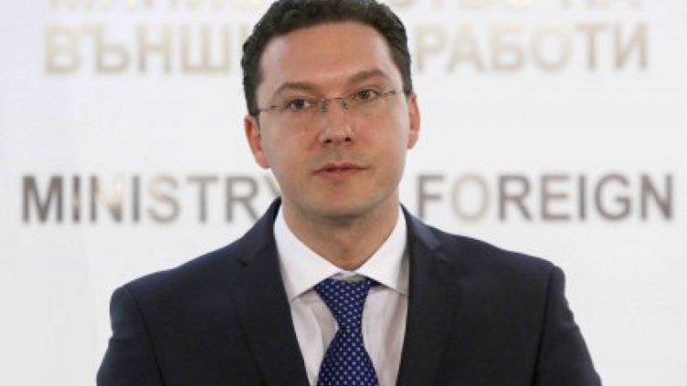 Отстояваме идеята за по-засилено присъствие в Черно море, но под флага на НАТО