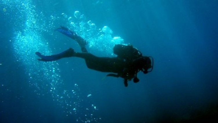 Водолази ще се спуснат до подводния параклис Свети Никола на Никулден