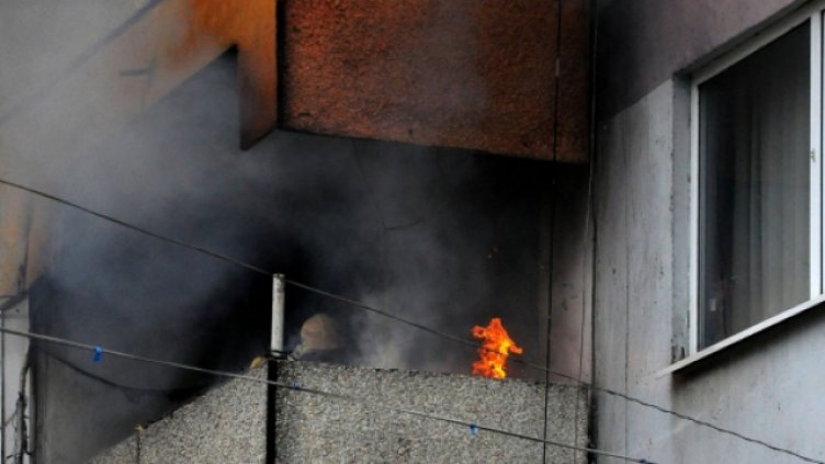 Пламна електрическото табло на 18- етажен блок във Враца