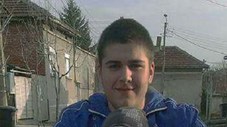 Почина Алекс, пребит пред дискотека в Бяла за една цигара