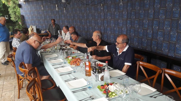 Организират протест срещу вдигането на наема за ресторанта на Ивайло Маринов