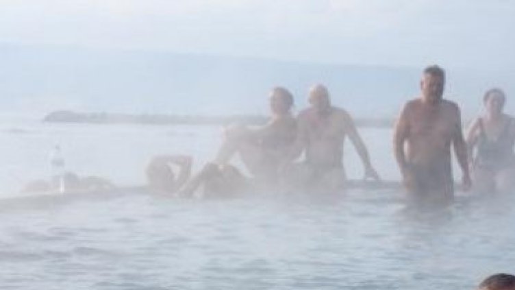 52-годишен задигна телефони и пари от "Топлата вода"