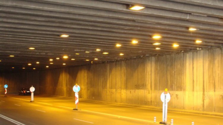 Подменят лампите на автоподлеза до ФКЦ